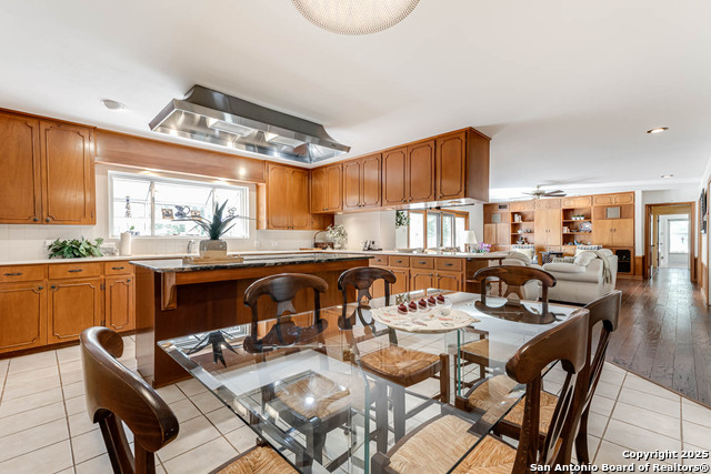 Listing photo id 1 for 110 Cliffside Dr