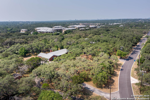 Listing photo id 28 for 110 Cliffside Dr