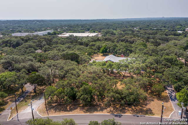 Listing photo id 30 for 110 Cliffside Dr