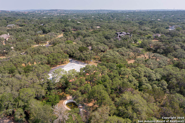 Listing photo id 31 for 110 Cliffside Dr