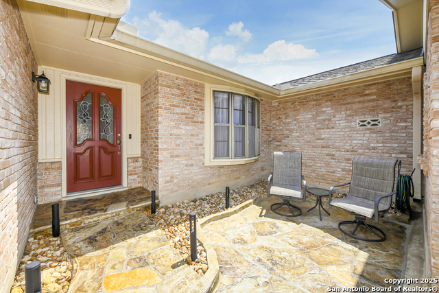 Listing photo id 0 for 1415 Synandra