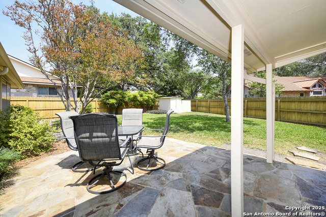 Listing photo id 25 for 1415 Synandra