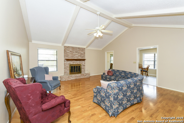 Listing photo id 2 for 1415 Synandra