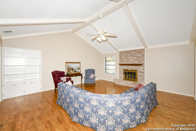 Listing photo id 3 for 1415 Synandra