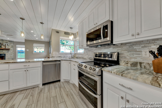 Listing photo id 9 for 15592 Miller