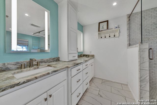 Listing photo id 15 for 15592 Miller