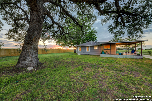 Listing photo id 22 for 15592 Miller