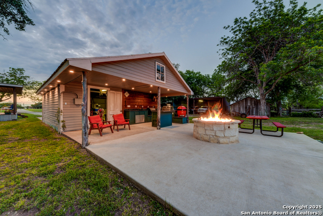 Listing photo id 25 for 15592 Miller
