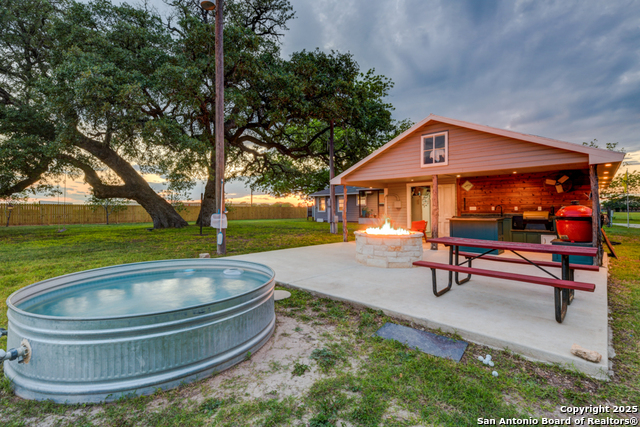 Listing photo id 27 for 15592 Miller
