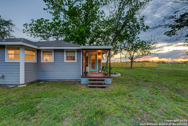 Listing photo id 1 for 15592 Miller