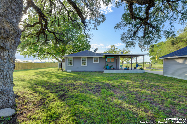 Listing photo id 31 for 15592 Miller