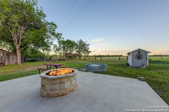 Listing photo id 34 for 15592 Miller