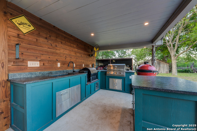 Listing photo id 35 for 15592 Miller