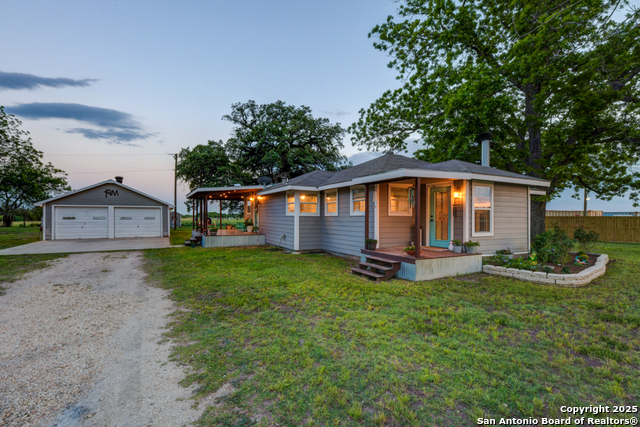 Listing photo id 2 for 15592 Miller