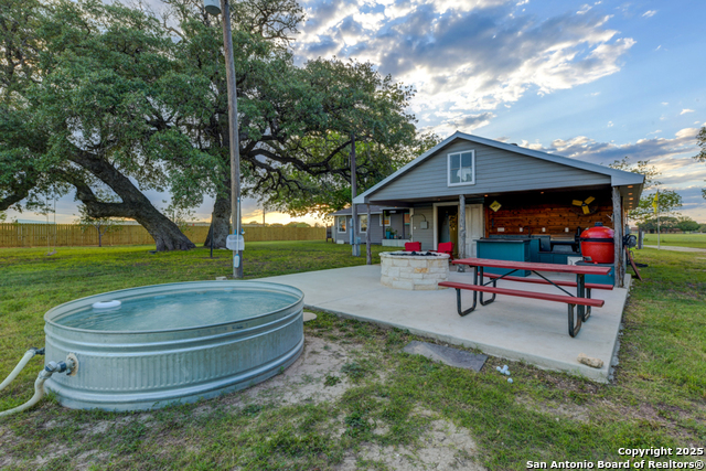 Listing photo id 38 for 15592 Miller