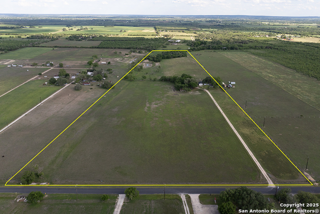 Listing photo id 40 for 15592 Miller