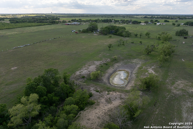 Listing photo id 43 for 15592 Miller
