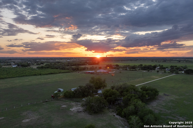 Listing photo id 45 for 15592 Miller