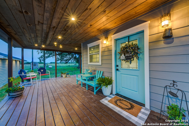 Listing photo id 3 for 15592 Miller
