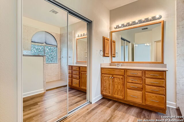 Listing photo id 9 for 2510 Sage Hollow