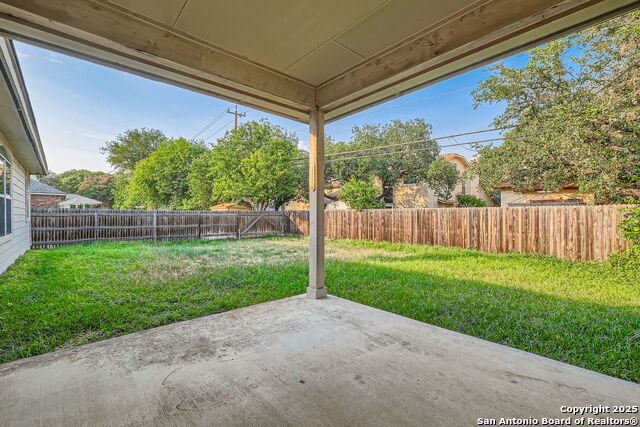 Listing photo id 13 for 2510 Sage Hollow
