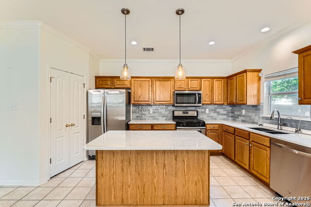 Listing photo id 2 for 2510 Sage Hollow