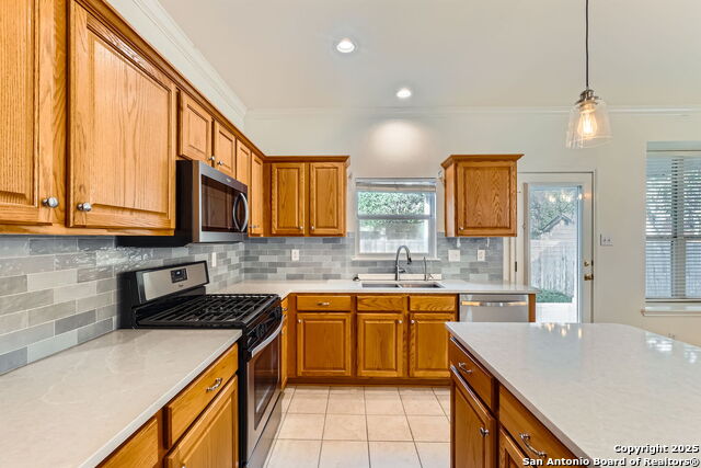 Listing photo id 5 for 2510 Sage Hollow