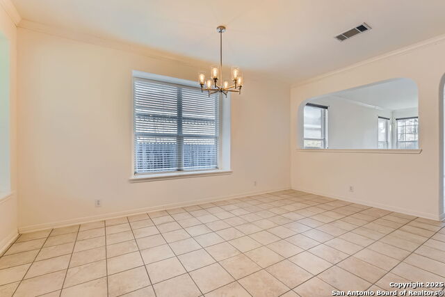 Listing photo id 6 for 2510 Sage Hollow