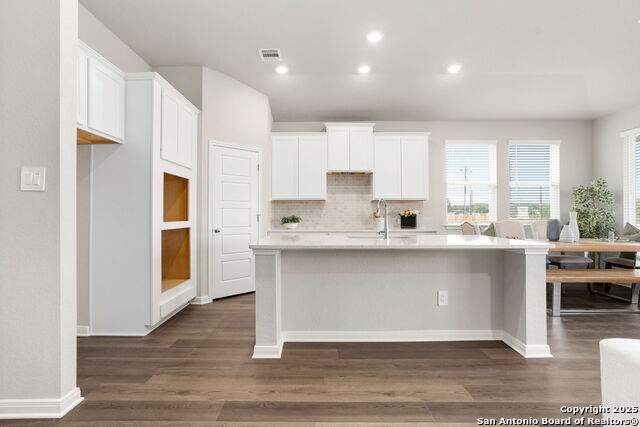 Listing photo id 10 for 9918 Chestnut Walk