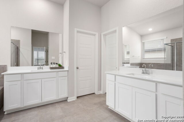 Listing photo id 13 for 9918 Chestnut Walk