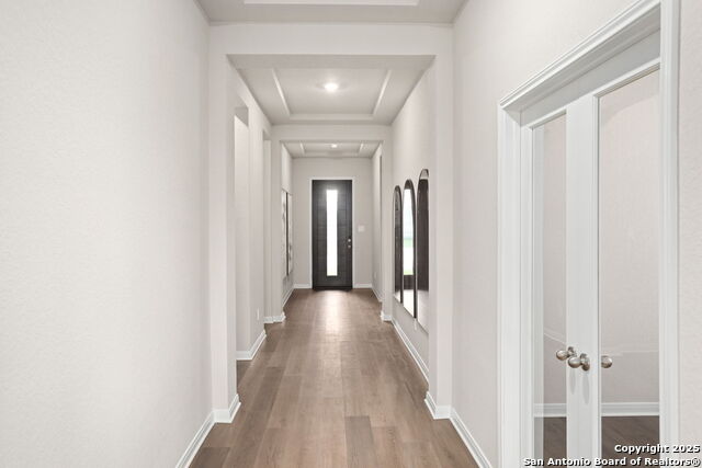 Listing photo id 2 for 9918 Chestnut Walk