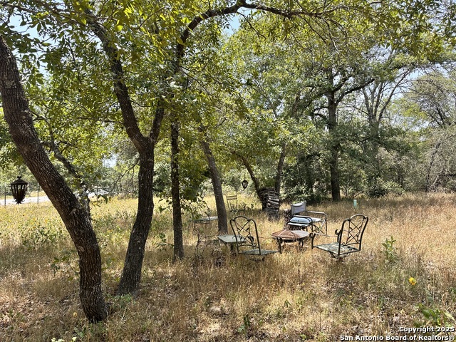 Listing photo id 2 for 180 Sandy Oaks