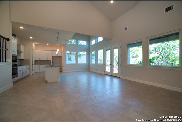 Image 6 of 32 For 8119 Ventura Blvd.