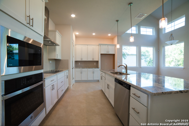 Image 8 of 32 For 8119 Ventura Blvd.
