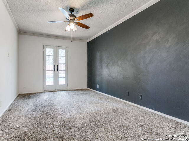 Listing photo id 12 for 2922 Low Oak St