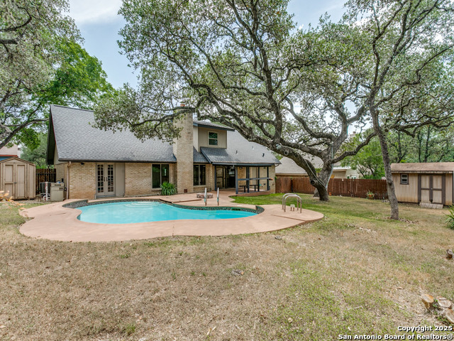 Listing photo id 22 for 2922 Low Oak St