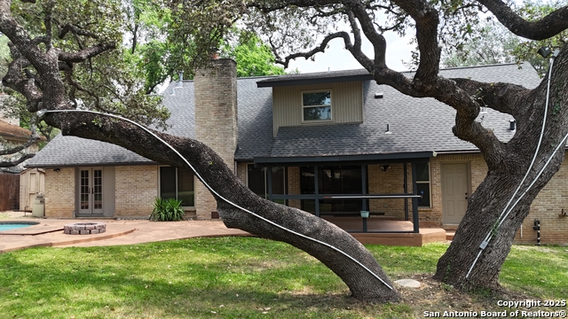 Listing photo id 25 for 2922 Low Oak St