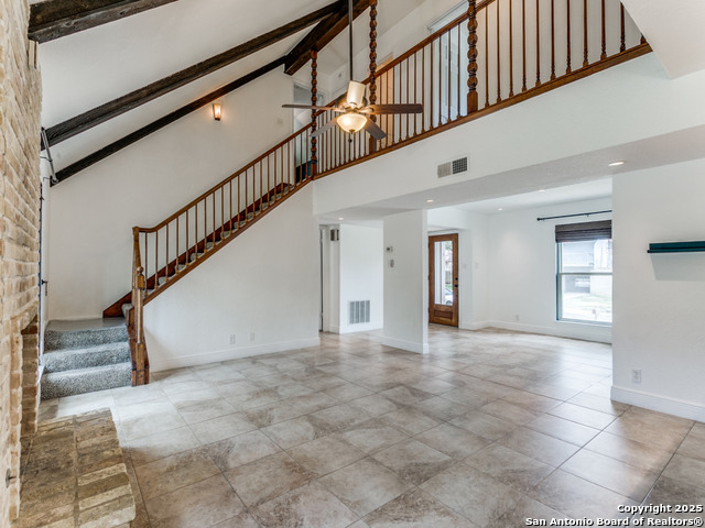 Listing photo id 5 for 2922 Low Oak St