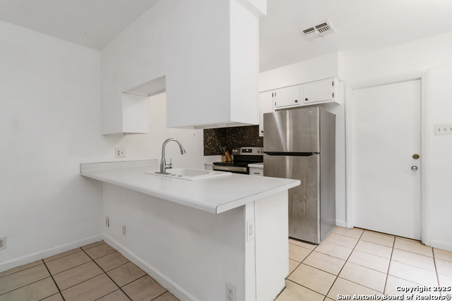 Image 7 of 18 For 4511 Avenida Prima