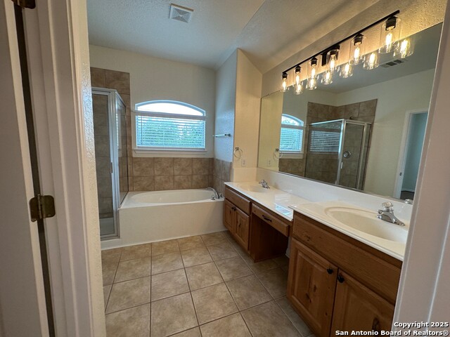 Listing photo id 8 for 520 Ginsberg