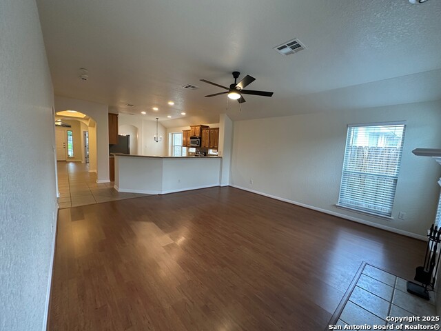 Listing photo id 3 for 520 Ginsberg