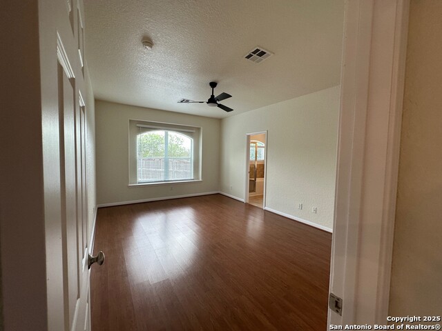 Listing photo id 6 for 520 Ginsberg