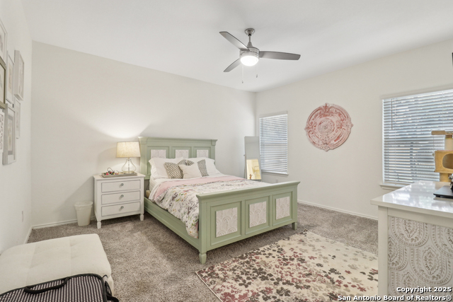 Listing photo id 13 for 158 Canopy Oak