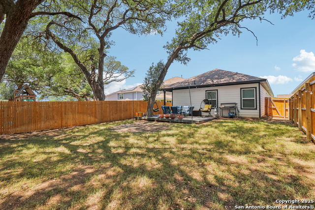 Listing photo id 27 for 158 Canopy Oak