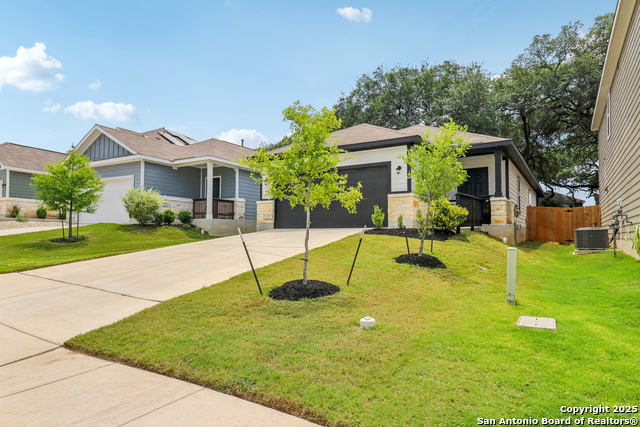 Listing photo id 2 for 158 Canopy Oak