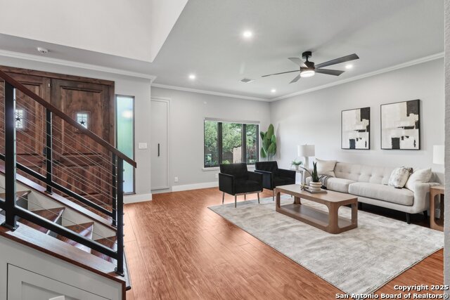 Listing photo id 9 for 3902 Creek Pt