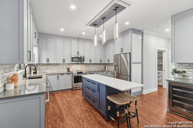 Listing photo id 22 for 3902 Creek Pt