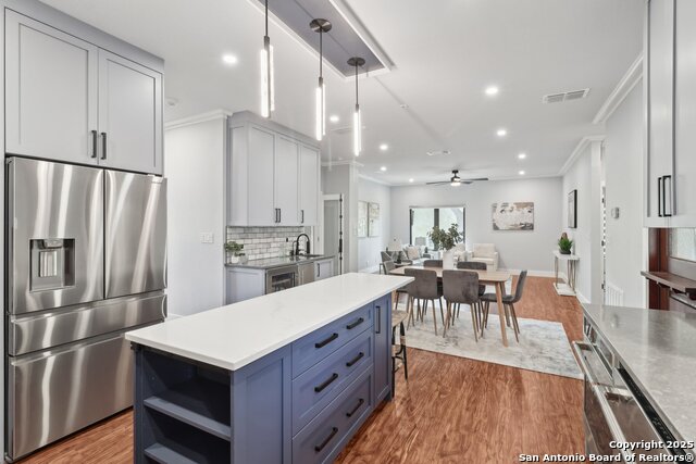 Listing photo id 25 for 3902 Creek Pt