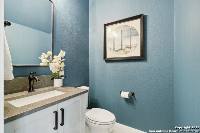 Listing photo id 27 for 3902 Creek Pt