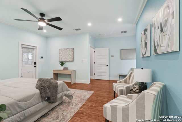 Listing photo id 30 for 3902 Creek Pt